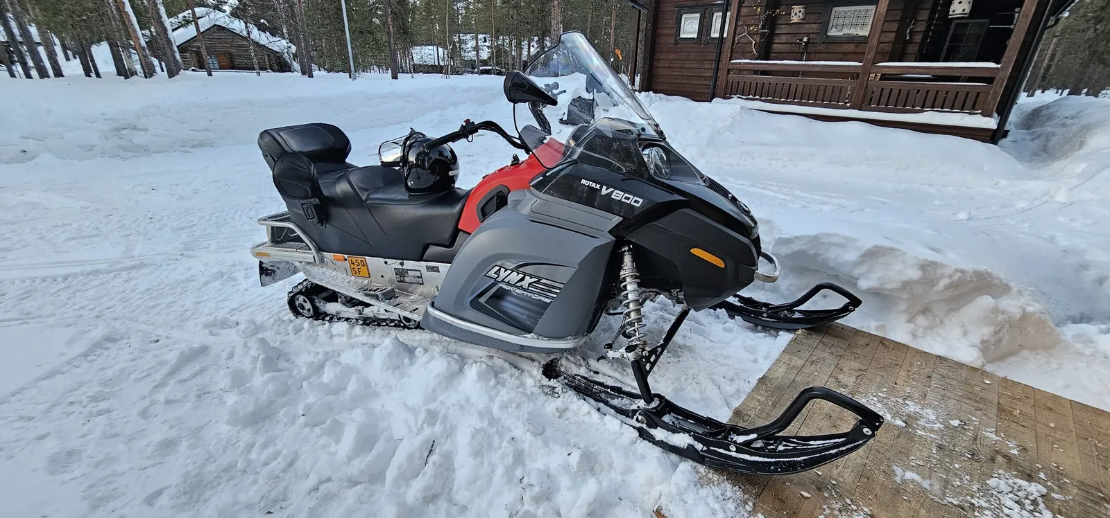 Moottorikelkka LYNX V800 Adventure kuva 1