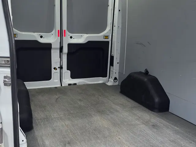 Pakettiauto Ford Transit 350 L3H2 – pitkä ja korkea kuva 4