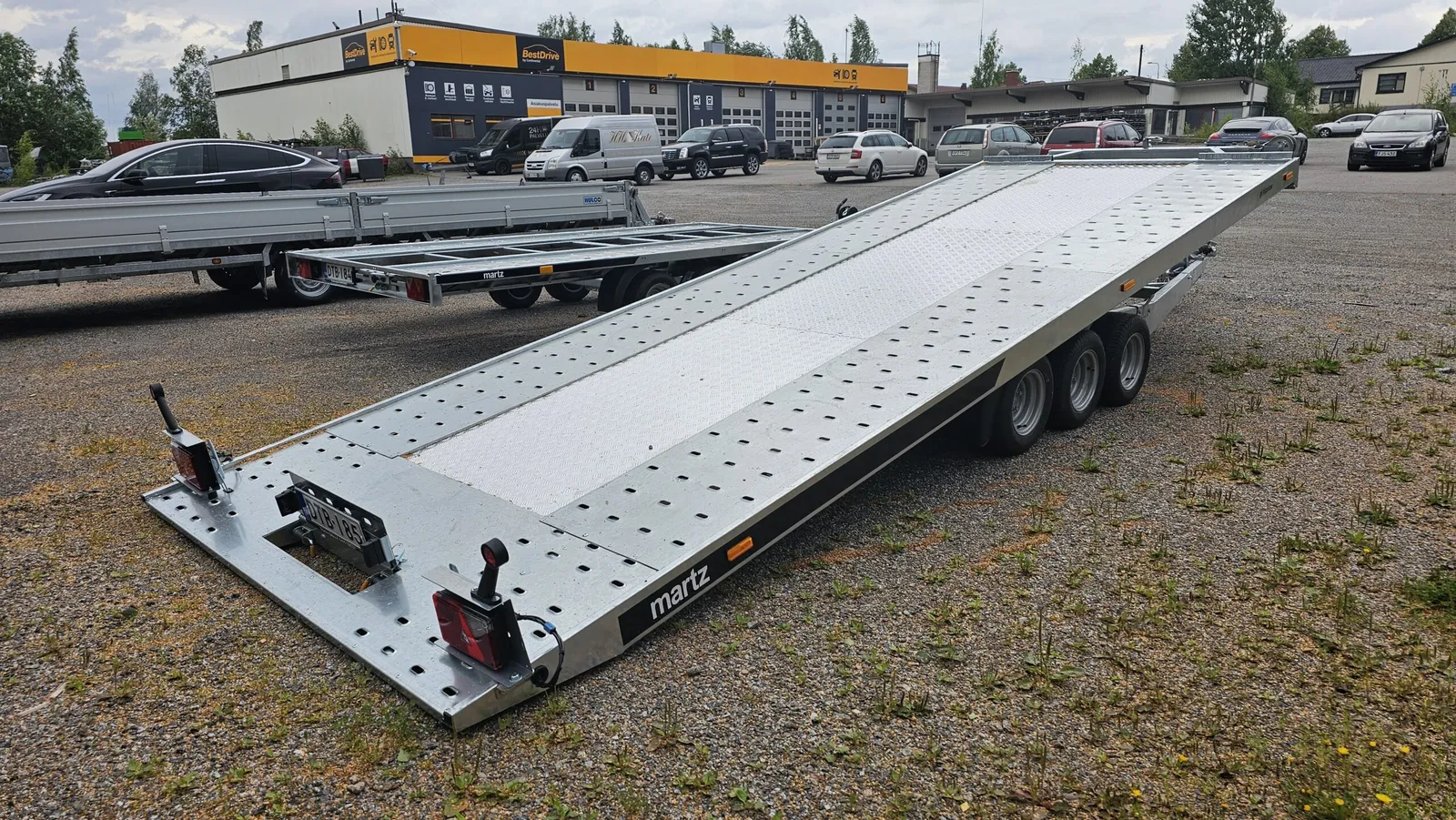 Autotraileri 3500 kg – Matrz MEGA kuva 1