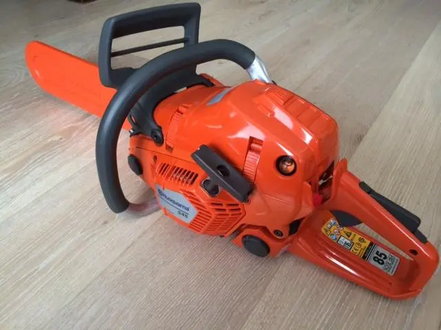 Moottorisaha Husqvarna 545